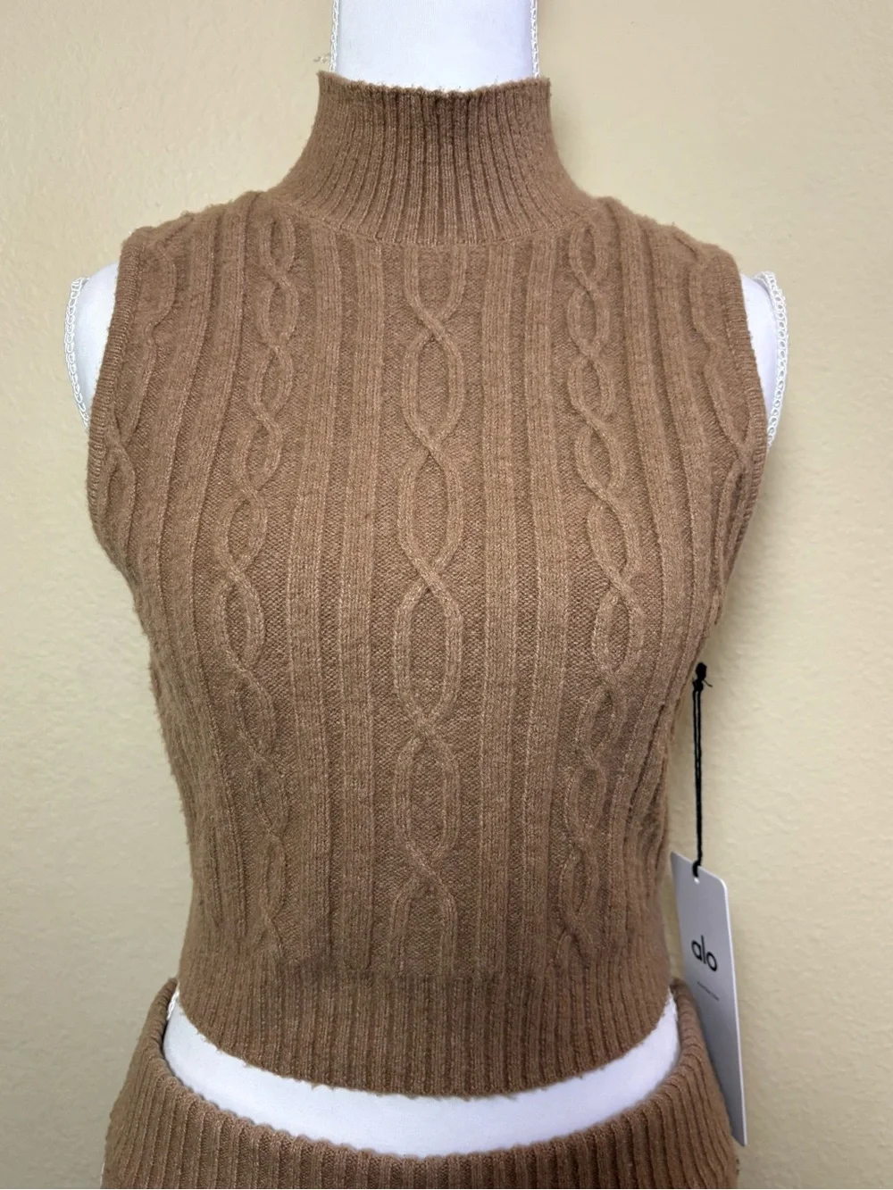 Alo Set - Cable Knit Winter Bliss Mock Neck Tank + Mini Skirt Toasted Almond NWT